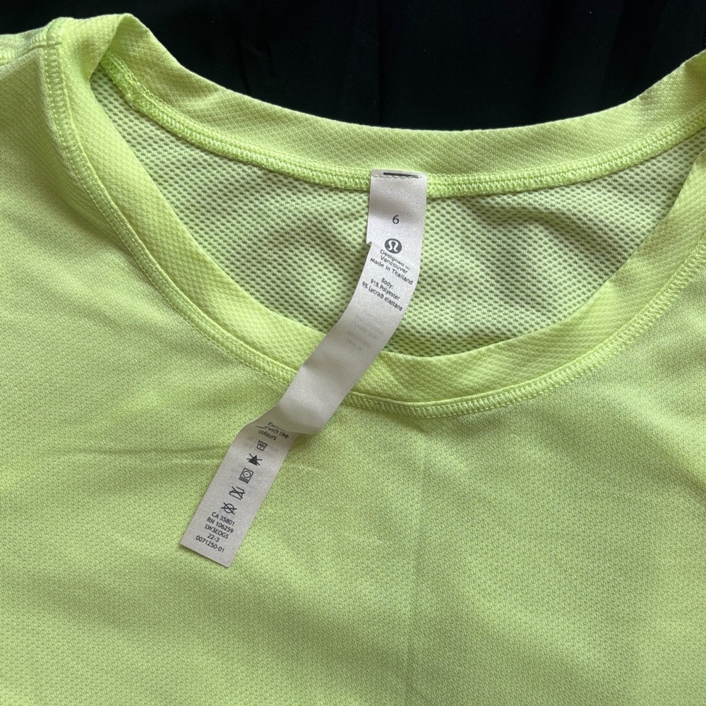 lululemon athletica tank/tee bundle - Picture 4 of 4
